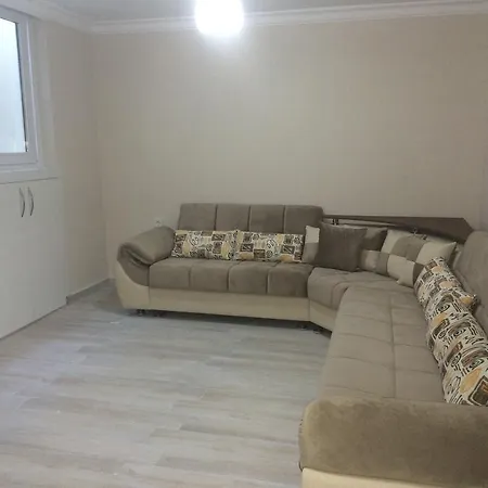 Pembe Apartment *