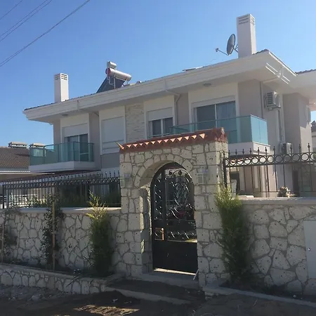 Pembe Alacati