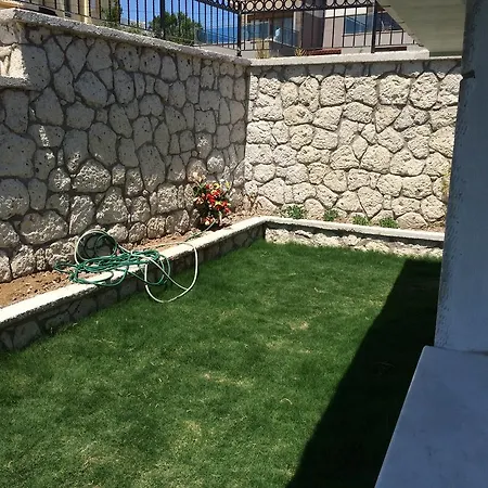 Pembe Alacati